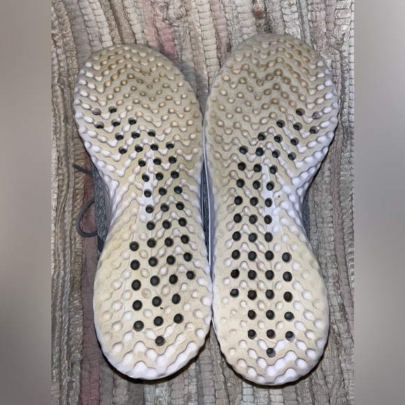 Nike Renew Rival Grey‎ Running Shoes Women’s Size 8 - Picture 8 of 10